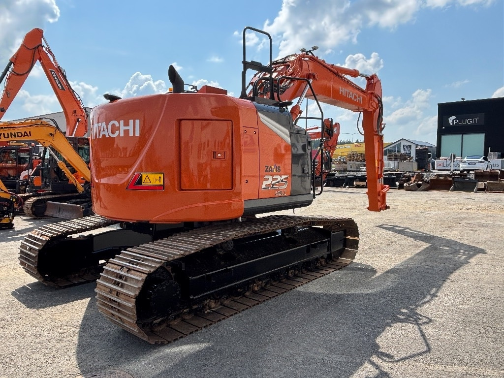 Hitachi ZX225USLC-7 - حفار زاحف: صورة 4 Hitachi ZX225USLC-7 - حفار زاحف: صورة 4