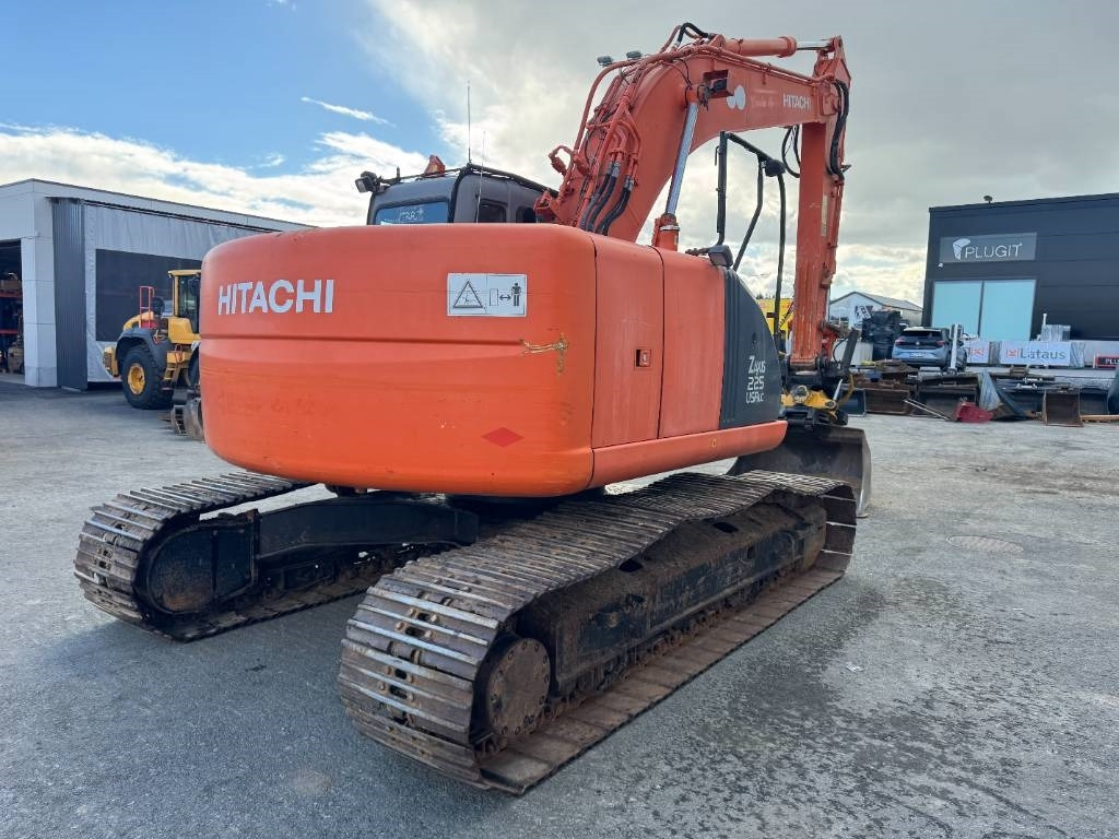 Hitachi ZX225USR PYÖRITTÄJÄLLÄ - حفار زاحف: صورة 5 Hitachi ZX225USR PYÖRITTÄJÄLLÄ - حفار زاحف: صورة 5