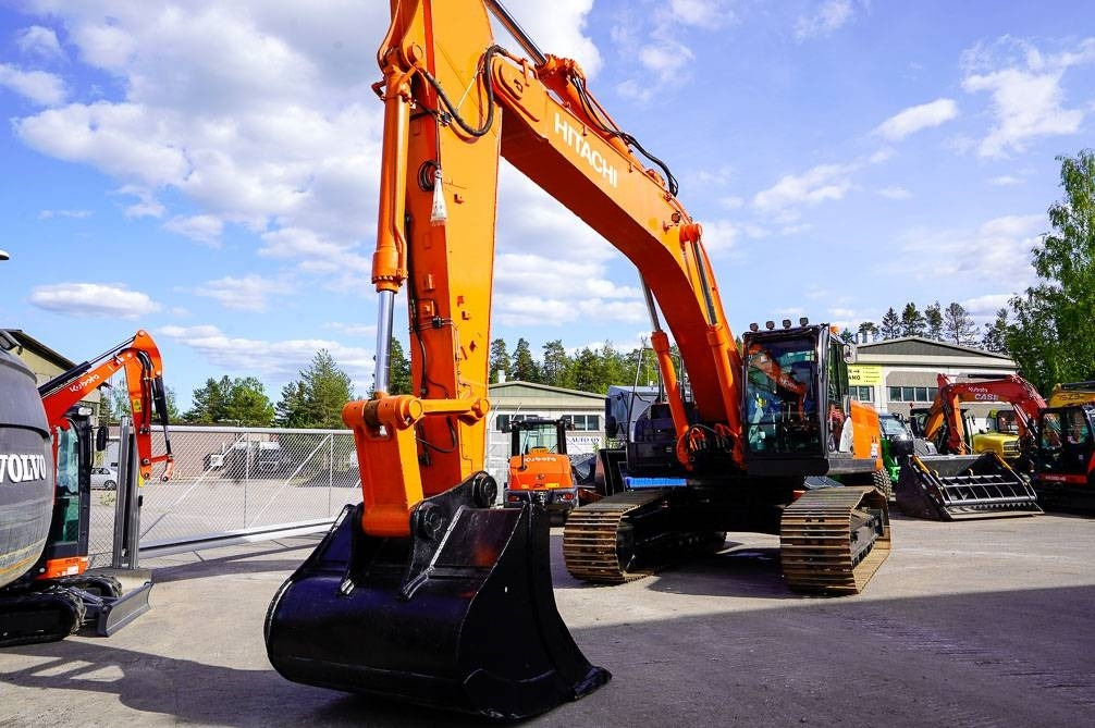 Hitachi ZX350LC-6 UUSI ALAKERTA - حفار زاحف: صورة 3 Hitachi ZX350LC-6 UUSI ALAKERTA - حفار زاحف: صورة 3