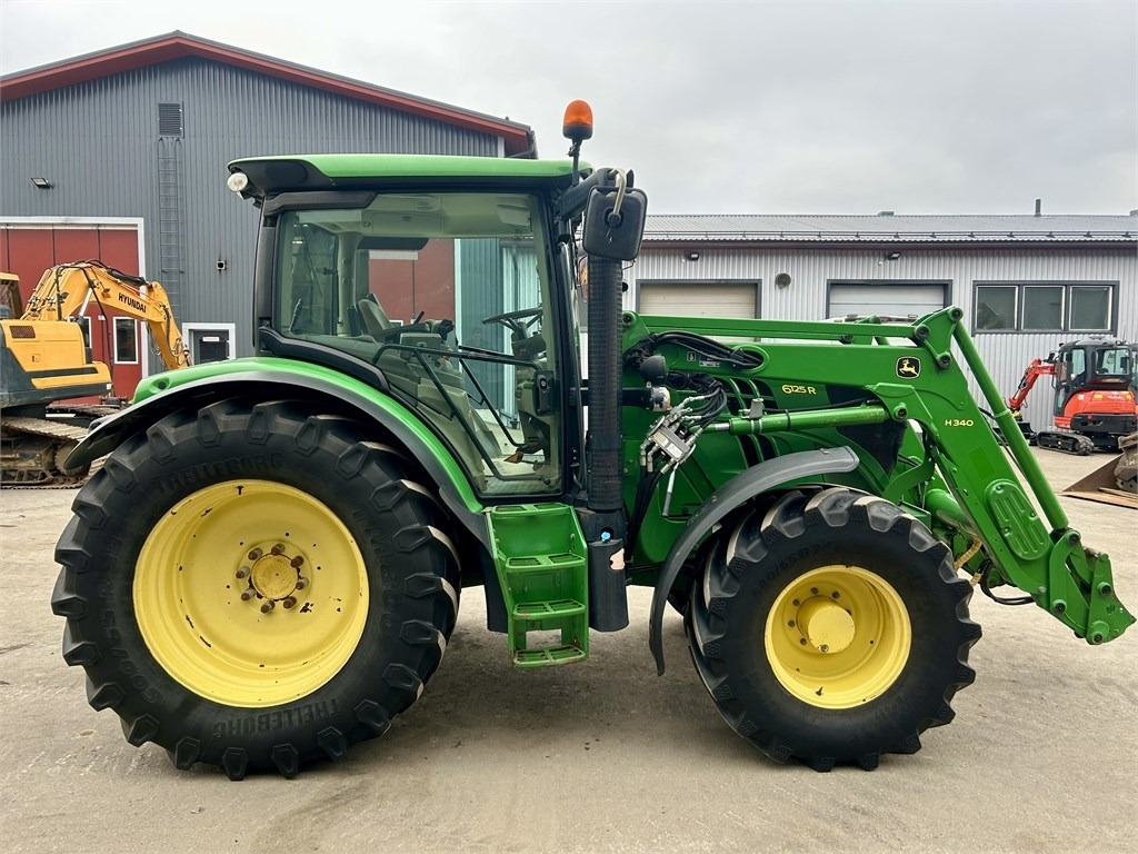 John Deere 6125 R AUTOPOWER ETUKUORMAAJALLA - جرار: صورة 5 John Deere 6125 R AUTOPOWER ETUKUORMAAJALLA - جرار: صورة 5
