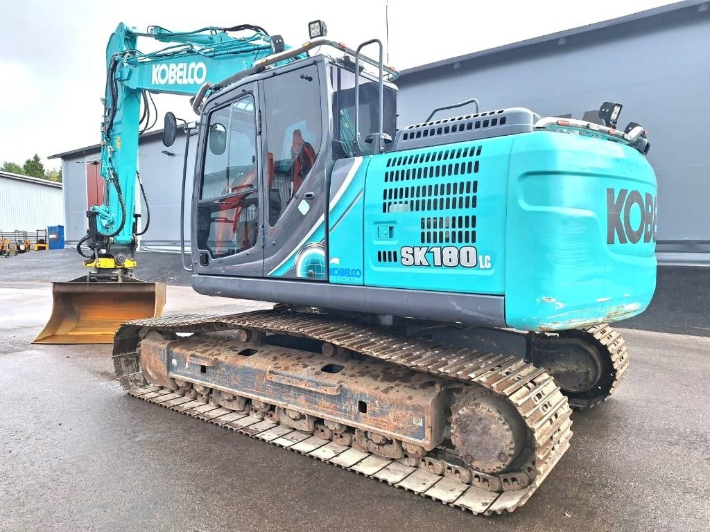Kobelco SK180LC-10 PYÖRITTÄJÄLLÄ  - حفار زاحف: صورة 2 Kobelco SK180LC-10 PYÖRITTÄJÄLLÄ  - حفار زاحف: صورة 2
