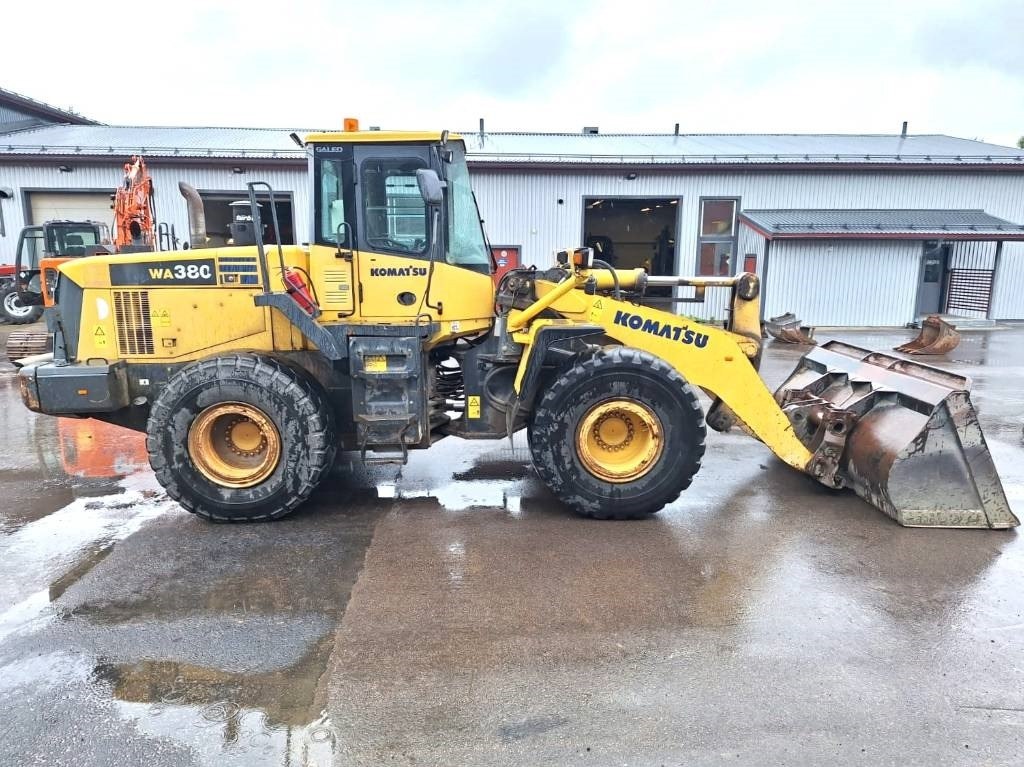 Komatsu MYYTY! SOLD! WA380-5H RASVARI  - اللودر بعجل: صورة 4 Komatsu MYYTY! SOLD! WA380-5H RASVARI  - اللودر بعجل: صورة 4