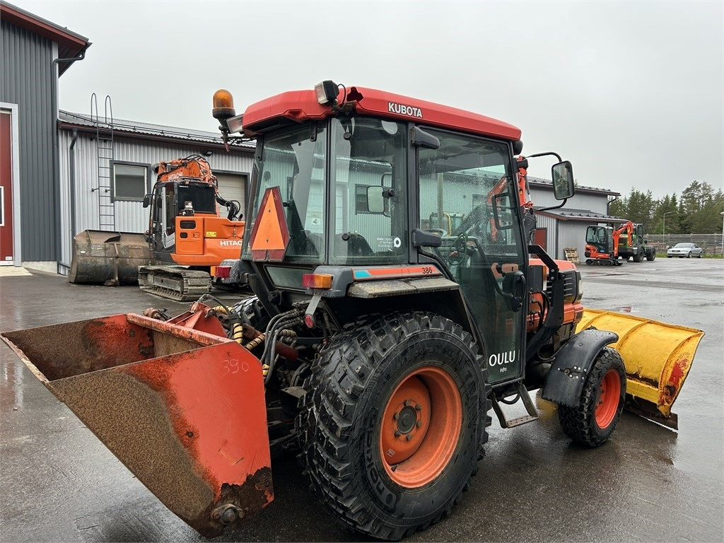 Kubota L 3600 AURA JA HIEKOTIN - جرار خدمات بلدية: صورة 4 Kubota L 3600 AURA JA HIEKOTIN - جرار خدمات بلدية: صورة 4