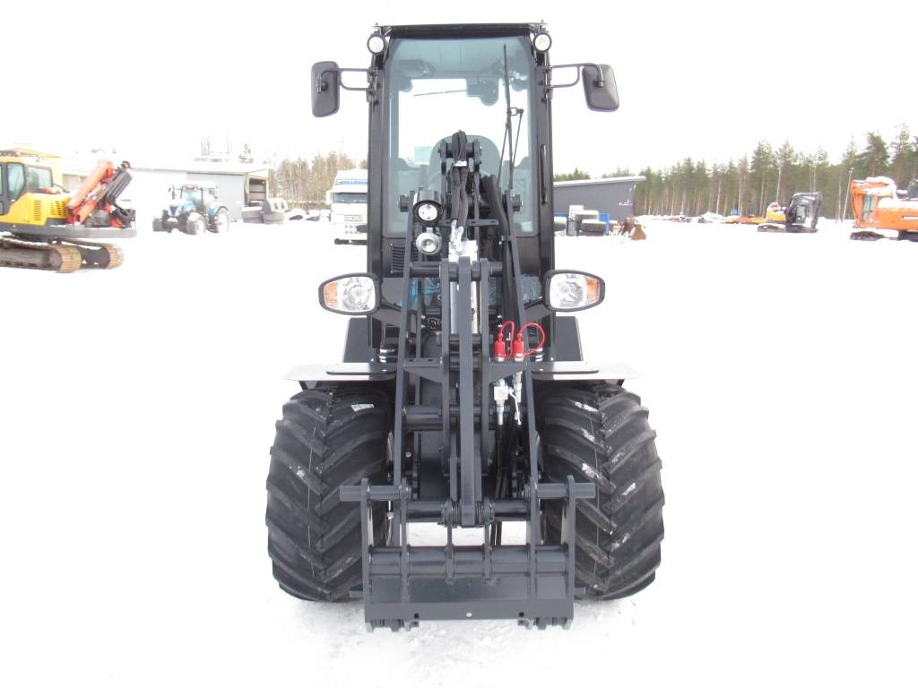 Kubota RT210-2 UUSI, TAKUU - لودر مفصلي صغير: صورة 3 Kubota RT210-2 UUSI, TAKUU - لودر مفصلي صغير: صورة 3