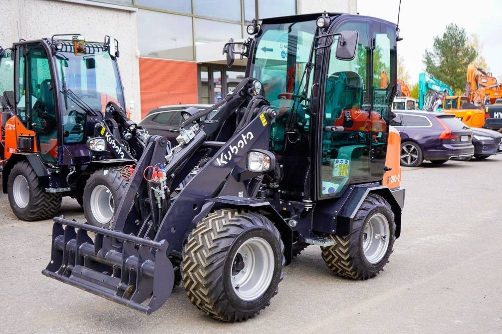 Kubota RT210-2 UUSI - لودر مفصلي صغير: صورة 2 Kubota RT210-2 UUSI - لودر مفصلي صغير: صورة 2
