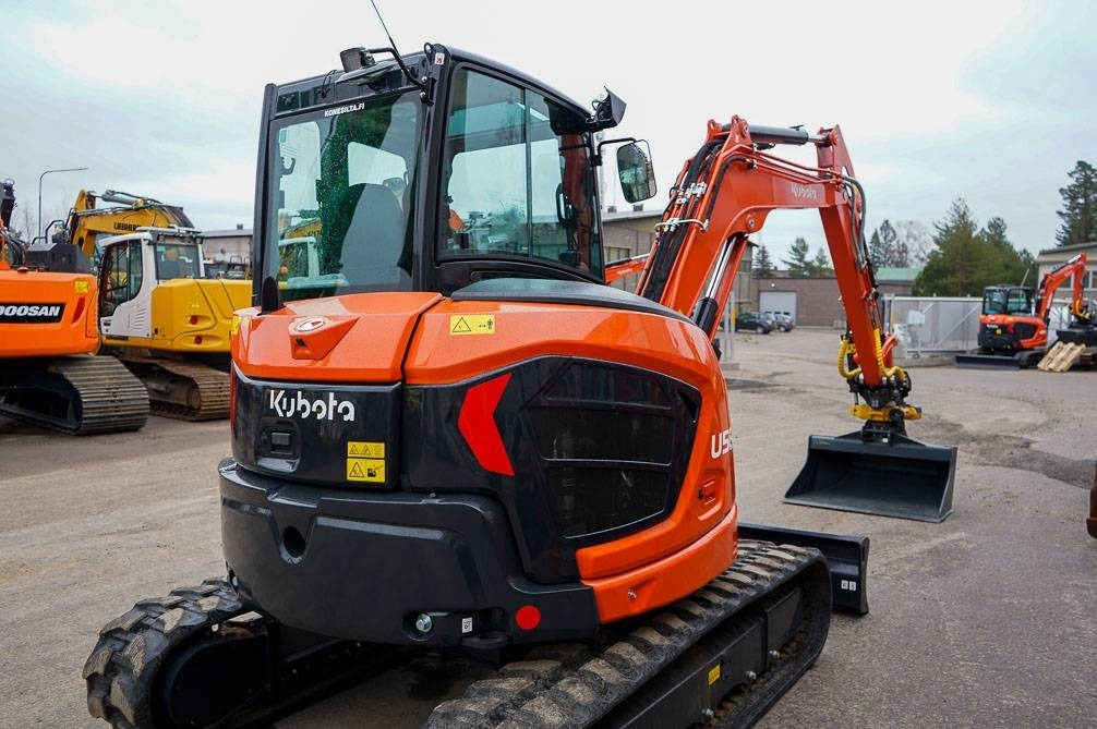 حفار صغير Kubota U56-5 VALMIIKSI VARUSTELTU: صورة 7
