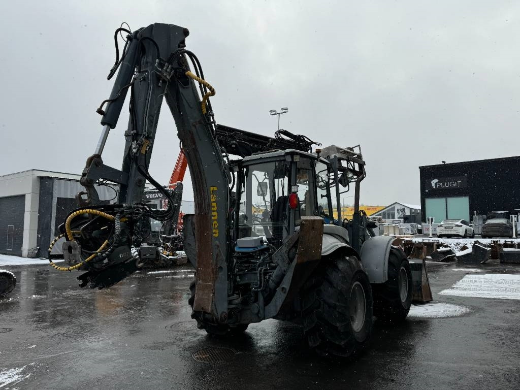 Lännen 8600E PYÖRITTÄJÄ, NOSTIN YM. - لودر ذو محراث خلفي/ باكهو: صورة 5 Lännen 8600E PYÖRITTÄJÄ, NOSTIN YM. - لودر ذو محراث خلفي/ باكهو: صورة 5