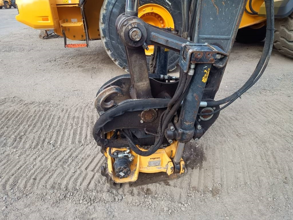 Volvo EC140DL PYÖRITTÄJÄLLÄ - حفار زاحف: صورة 2 Volvo EC140DL PYÖRITTÄJÄLLÄ - حفار زاحف: صورة 2
