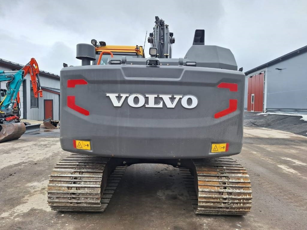 Volvo EC140EL PYÖRITTÄJÄLLÄ - حفار زاحف: صورة 3 Volvo EC140EL PYÖRITTÄJÄLLÄ - حفار زاحف: صورة 3