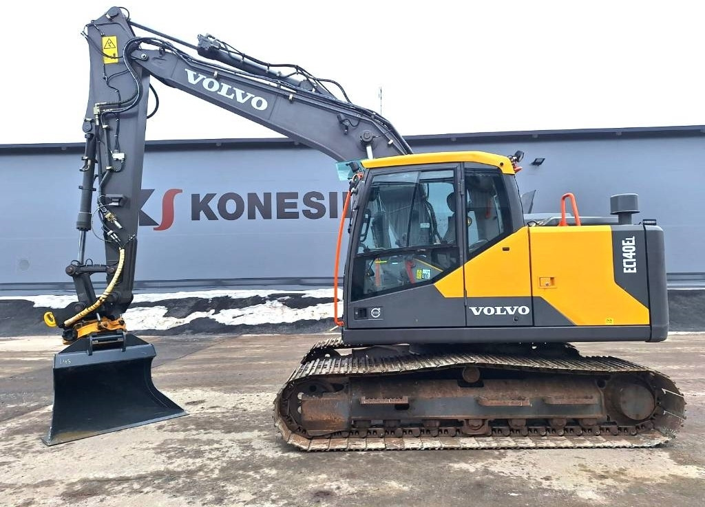 Volvo EC140EL PYÖRITTÄJÄLLÄ - حفار زاحف: صورة 1 Volvo EC140EL PYÖRITTÄJÄLLÄ - حفار زاحف: صورة 1