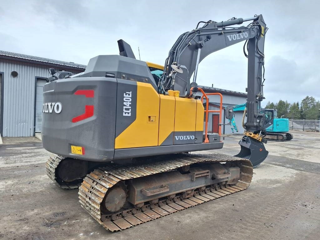 Volvo EC140EL PYÖRITTÄJÄLLÄ - حفار زاحف: صورة 4 Volvo EC140EL PYÖRITTÄJÄLLÄ - حفار زاحف: صورة 4