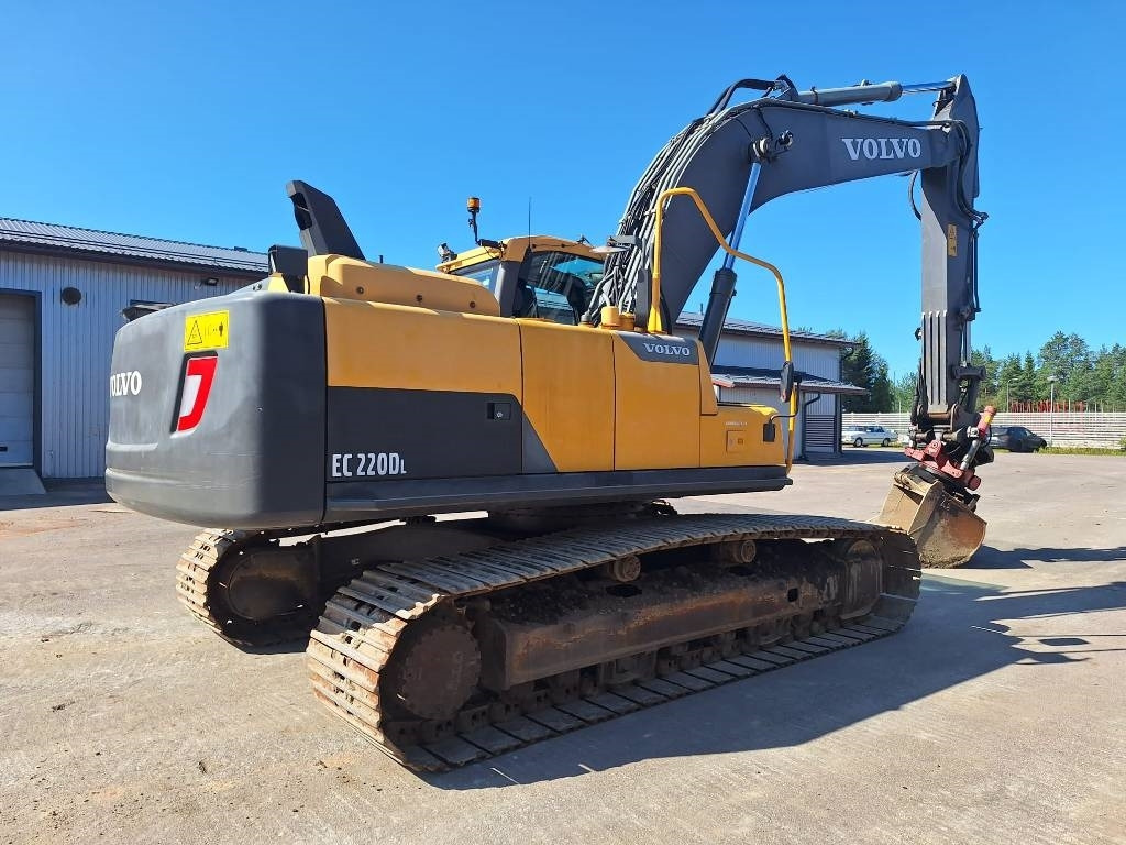 Volvo EC220DL PYÖRITTÄJÄLLÄ - حفار زاحف: صورة 4 Volvo EC220DL PYÖRITTÄJÄLLÄ - حفار زاحف: صورة 4