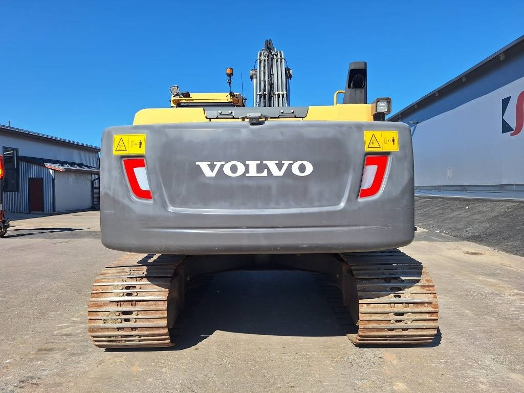 Volvo EC220DL PYÖRITTÄJÄLLÄ - حفار زاحف: صورة 3 Volvo EC220DL PYÖRITTÄJÄLLÄ - حفار زاحف: صورة 3