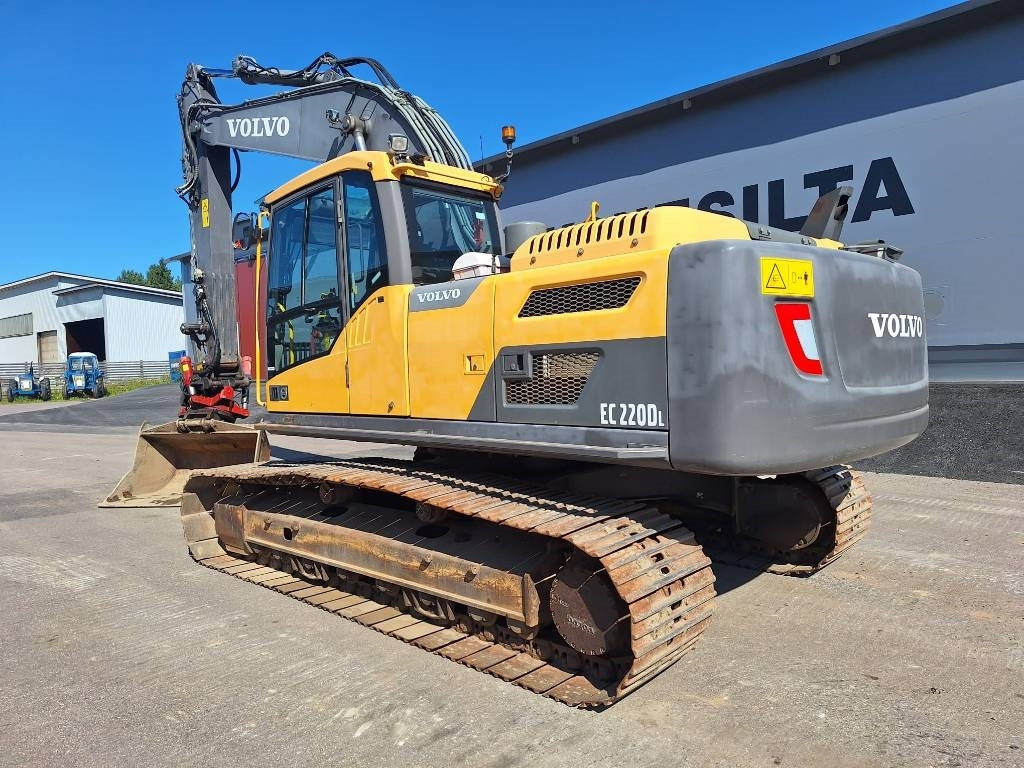 Volvo EC220DL PYÖRITTÄJÄLLÄ - حفار زاحف: صورة 2 Volvo EC220DL PYÖRITTÄJÄLLÄ - حفار زاحف: صورة 2