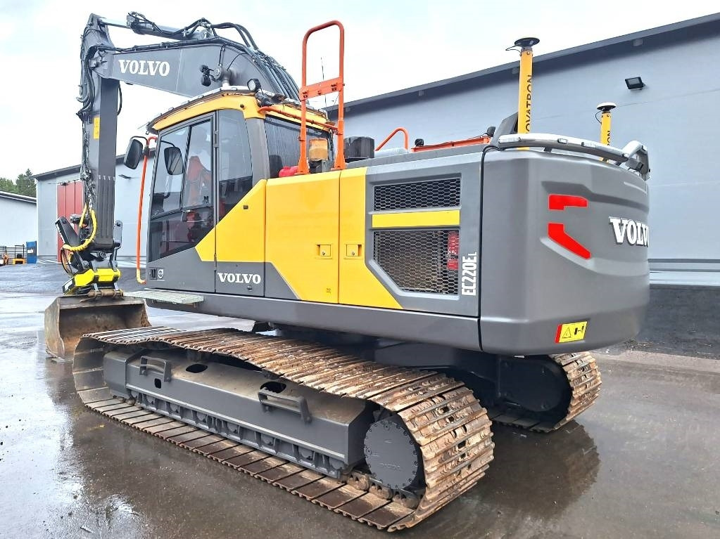 Volvo EC220EL HUIPPUVARUSTEILLA - حفار زاحف: صورة 2 Volvo EC220EL HUIPPUVARUSTEILLA - حفار زاحف: صورة 2