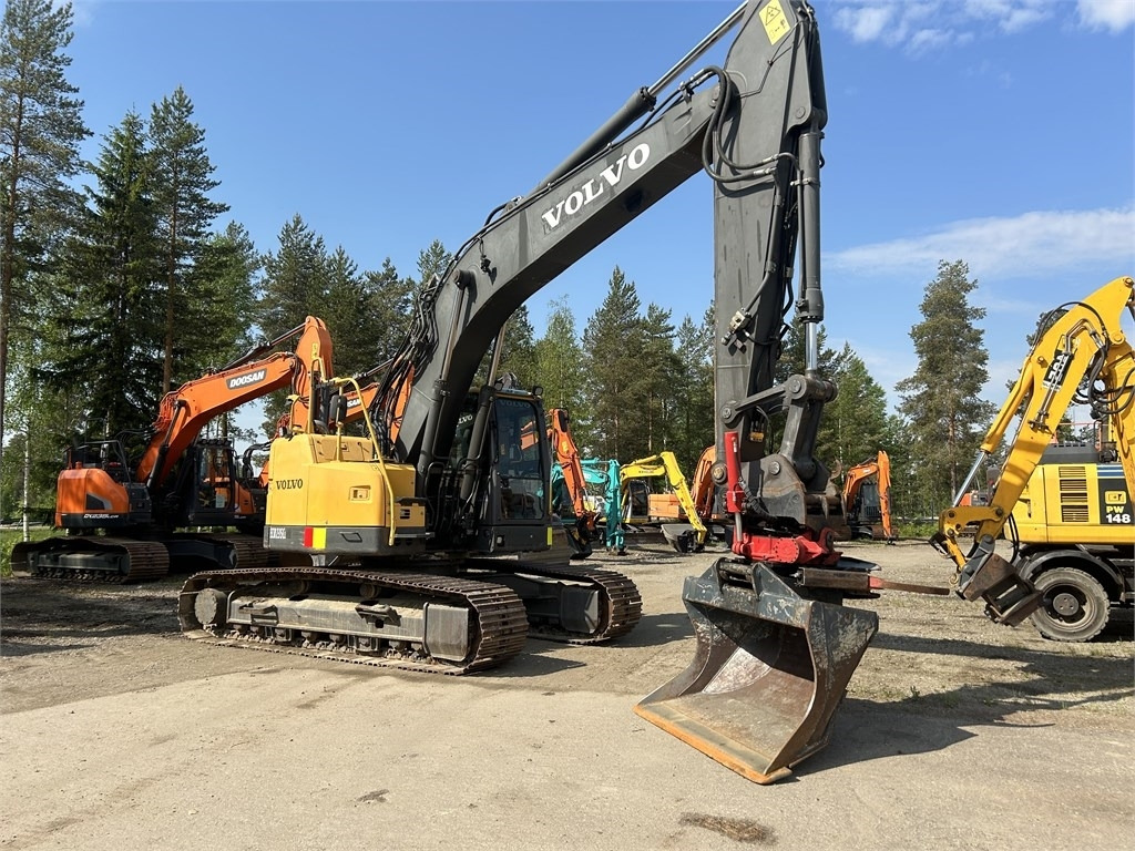 Volvo ECR235CL PYÖRITTÄJÄ, 3D-LAITTEET - حفار زاحف: صورة 5 Volvo ECR235CL PYÖRITTÄJÄ, 3D-LAITTEET - حفار زاحف: صورة 5