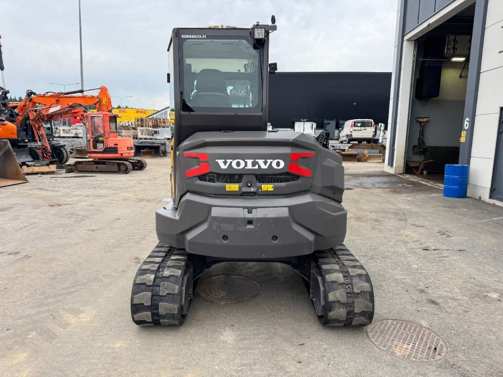 Volvo ECR58F PYÖRITTÄJÄLLÄ - حفار صغير: صورة 4 Volvo ECR58F PYÖRITTÄJÄLLÄ - حفار صغير: صورة 4