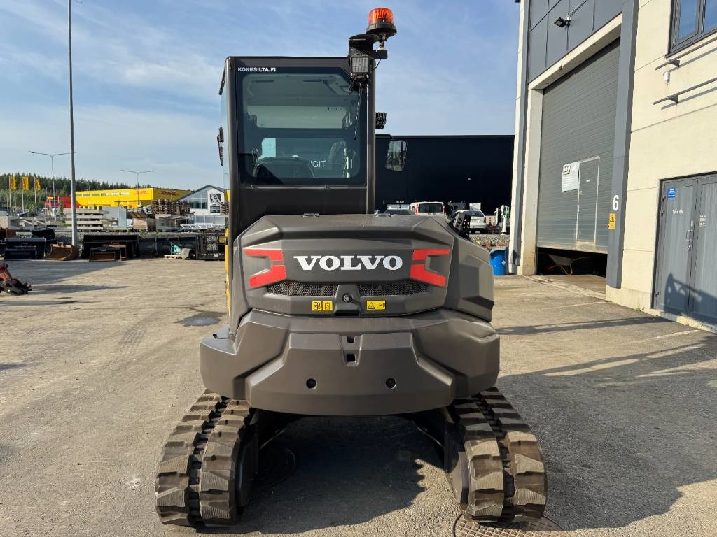 Volvo ECR58F PYÖRITTÄJÄLLÄ - حفار صغير: صورة 4 Volvo ECR58F PYÖRITTÄJÄLLÄ - حفار صغير: صورة 4