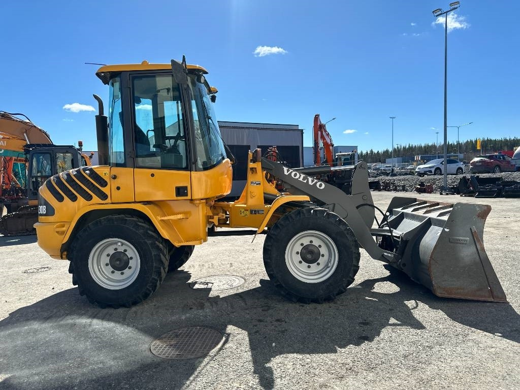 Volvo L 30 B - اللودر بعجل: صورة 5 Volvo L 30 B - اللودر بعجل: صورة 5