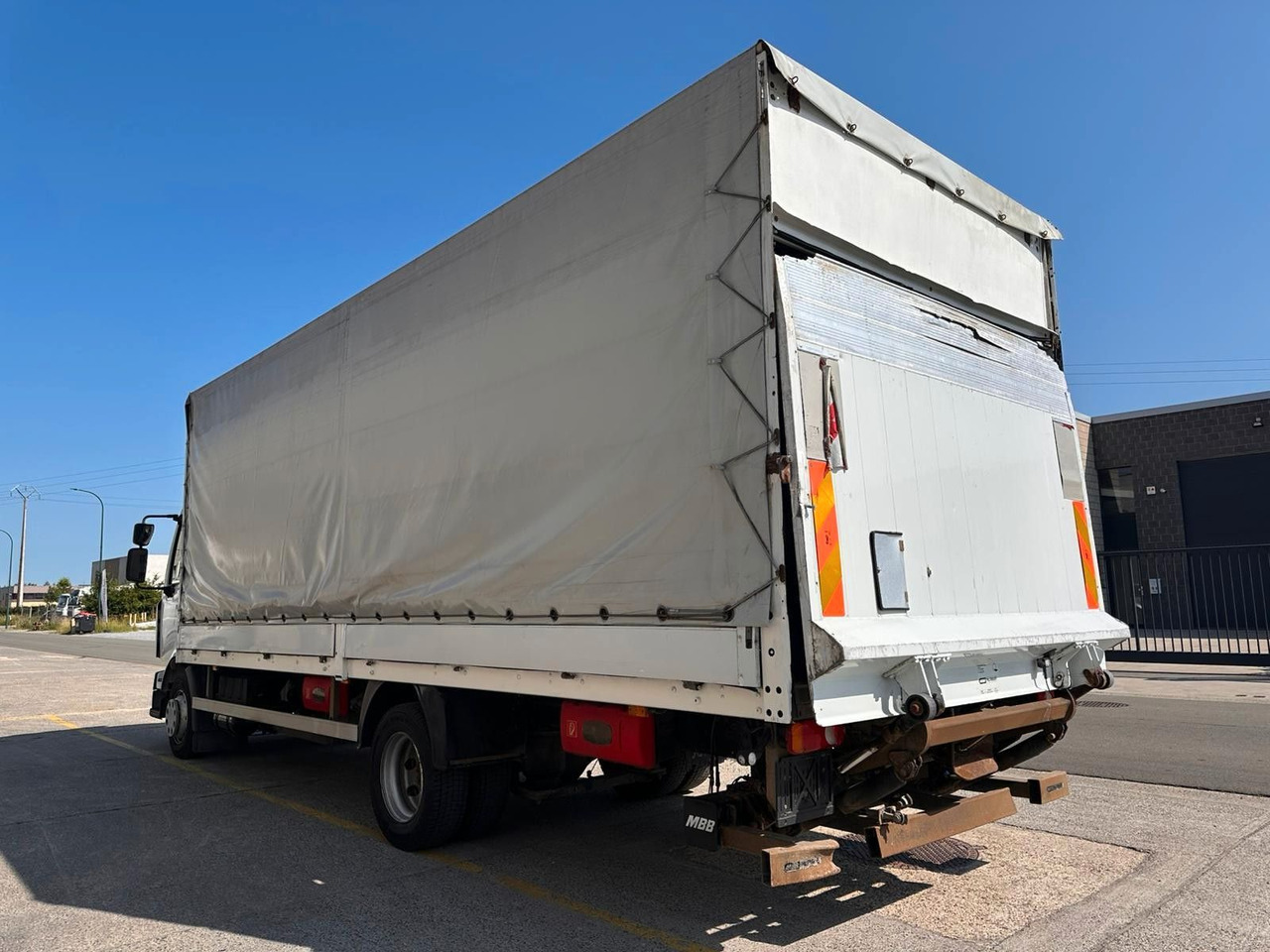 Renault Midlum dXi220-12. Klima. - شاحنة ذات ستائر جانبية: صورة 5 Renault Midlum dXi220-12. Klima. - شاحنة ذات ستائر جانبية: صورة 5