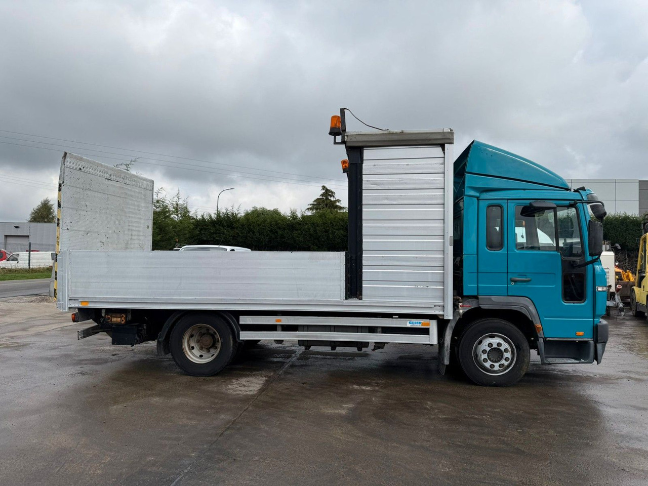 Volvo FL6-250. ALU Pritsche 5.00m. LBW. Klima. - شاحنات مسطحة: صورة 2 Volvo FL6-250. ALU Pritsche 5.00m. LBW. Klima. - شاحنات مسطحة: صورة 2