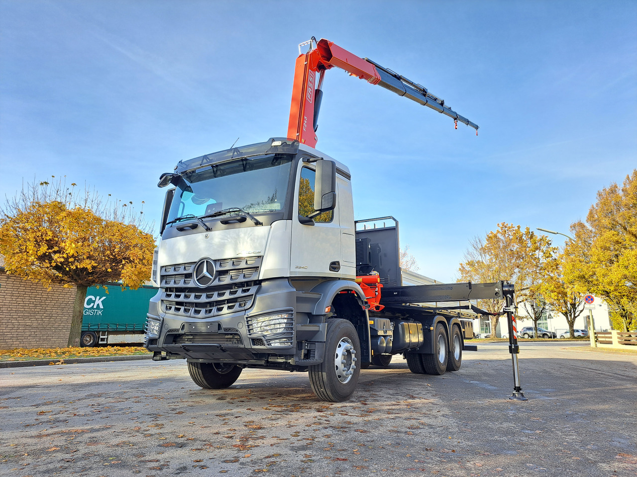 MERCEDES-BENZ AROCS 3340 CRANE FASSI F245 FLATBED TWISTLOCK EURO 3 - شاحنات مسطحة, شاحنة كرين: صورة 1 MERCEDES-BENZ AROCS 3340 CRANE FASSI F245 FLATBED TWISTLOCK EURO 3 - شاحنات مسطحة, شاحنة كرين: صورة 1