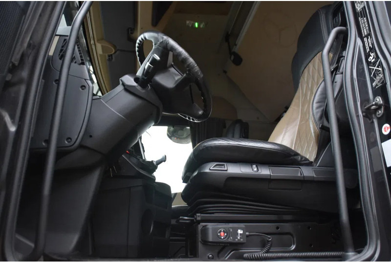 Mercedes-Benz Actros 1945 4x2 - EURO 6 - 842 TKM - PARK. AIRCO - CAMERA - 2 x FUEL TANKS - ALCOA'S - XENON - TOP CONDITION - - رأس تريلا: صورة 4 Mercedes-Benz Actros 1945 4x2 - EURO 6 - 842 TKM - PARK. AIRCO - CAMERA - 2 x FUEL TANKS - ALCOA'S - XENON - TOP CONDITION - - رأس تريلا: صورة 4