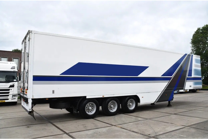 Pacton T3-002 - BPW AXLES - LIFT AXLE - DISC BRAKES - - نصف مقطورة بصندوق مغلق: صورة 2 Pacton T3-002 - BPW AXLES - LIFT AXLE - DISC BRAKES - - نصف مقطورة بصندوق مغلق: صورة 2