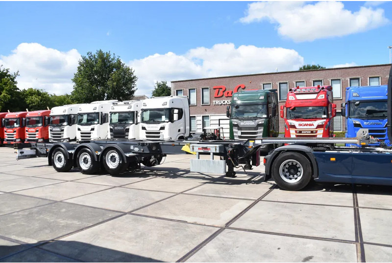 Renders HASTRAILER FCC - ALL CONNECTIONS - LIFT AXLE - 2 x EXTENDABLE - SAF AXLES - DISC BRAKES - EXCELLENT CONDITION - - ناقل حاوية/ نصف مقطورة بحاوية: صورة 1 Renders HASTRAILER FCC - ALL CONNECTIONS - LIFT AXLE - 2 x EXTENDABLE - SAF AXLES - DISC BRAKES - EXCELLENT CONDITION - - ناقل حاوية/ نصف مقطورة بحاوية: صورة 1