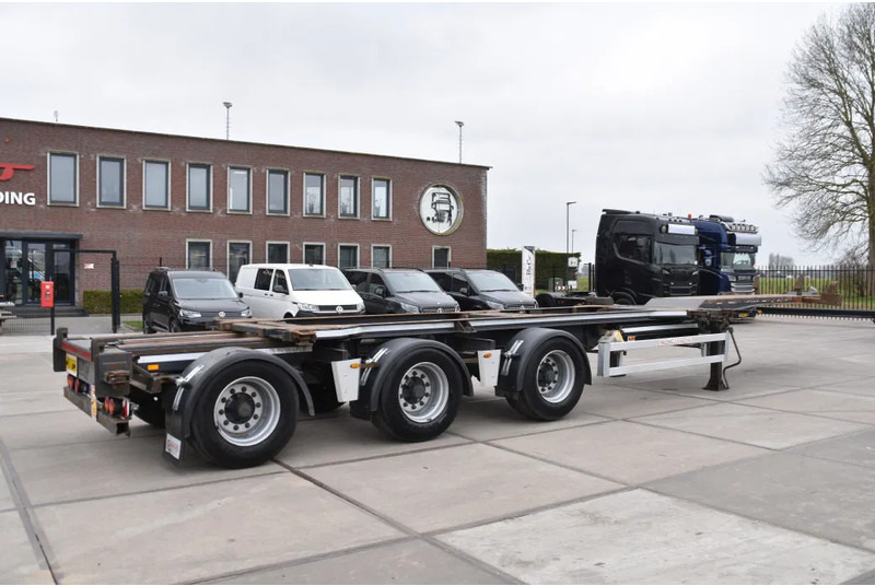 Renders ROC 16.30 - LIFT AXLE - BPW AXLES - DISC BRAKES - GOOD CONDITION - - ناقل حاوية/ نصف مقطورة بحاوية: صورة 2 Renders ROC 16.30 - LIFT AXLE - BPW AXLES - DISC BRAKES - GOOD CONDITION - - ناقل حاوية/ نصف مقطورة بحاوية: صورة 2
