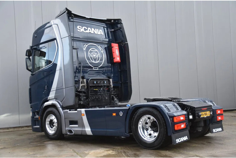 Scania 530S V8 NGS 4x2NB - NEW TACHO - FULL AIR - RETARDER - 637 TKM - PARK. AIRCO - NAVI - LEATHER SEATS - ALCOA'S - LED - PERFECT CON - رأس تريلا: صورة 3 Scania 530S V8 NGS 4x2NB - NEW TACHO - FULL AIR - RETARDER - 637 TKM - PARK. AIRCO - NAVI - LEATHER SEATS - ALCOA'S - LED - PERFECT CON - رأس تريلا: صورة 3