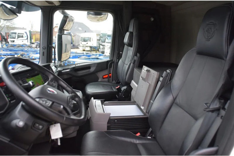 Scania R 460 NGS 6x4NB - SUPER - FULL AIR - RETARDER - 96 TKM - PARK. AIRCO - HYDRAULIC SYSTEM - LED - LEATHER SEATS - EXCELLENT CONDIT - مقطورة السحب: صورة 5 Scania R 460 NGS 6x4NB - SUPER - FULL AIR - RETARDER - 96 TKM - PARK. AIRCO - HYDRAULIC SYSTEM - LED - LEATHER SEATS - EXCELLENT CONDIT - مقطورة السحب: صورة 5