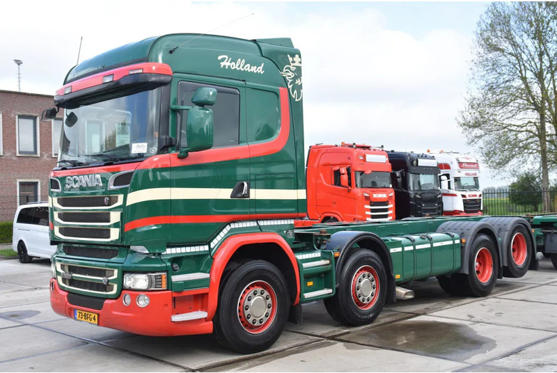 Scania R520 HL V8 8x2 - EURO 6 - MANUAL - RETARDER - WHEELBASE: 510 cm - 10 TONS FRONT AXLE - XENON - - ناقلة حاويات/ شاحنة حاويات: صورة 1 Scania R520 HL V8 8x2 - EURO 6 - MANUAL - RETARDER - WHEELBASE: 510 cm - 10 TONS FRONT AXLE - XENON - - ناقلة حاويات/ شاحنة حاويات: صورة 1