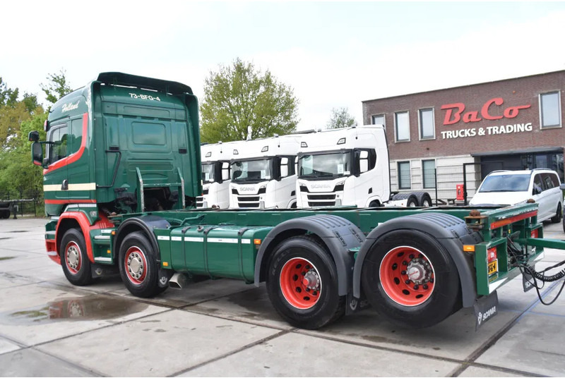 Scania R520 HL V8 8x2 - EURO 6 - MANUAL - RETARDER - WHEELBASE: 510 cm - 10 TONS FRONT AXLE - XENON - - ناقلة حاويات/ شاحنة حاويات: صورة 2 Scania R520 HL V8 8x2 - EURO 6 - MANUAL - RETARDER - WHEELBASE: 510 cm - 10 TONS FRONT AXLE - XENON - - ناقلة حاويات/ شاحنة حاويات: صورة 2