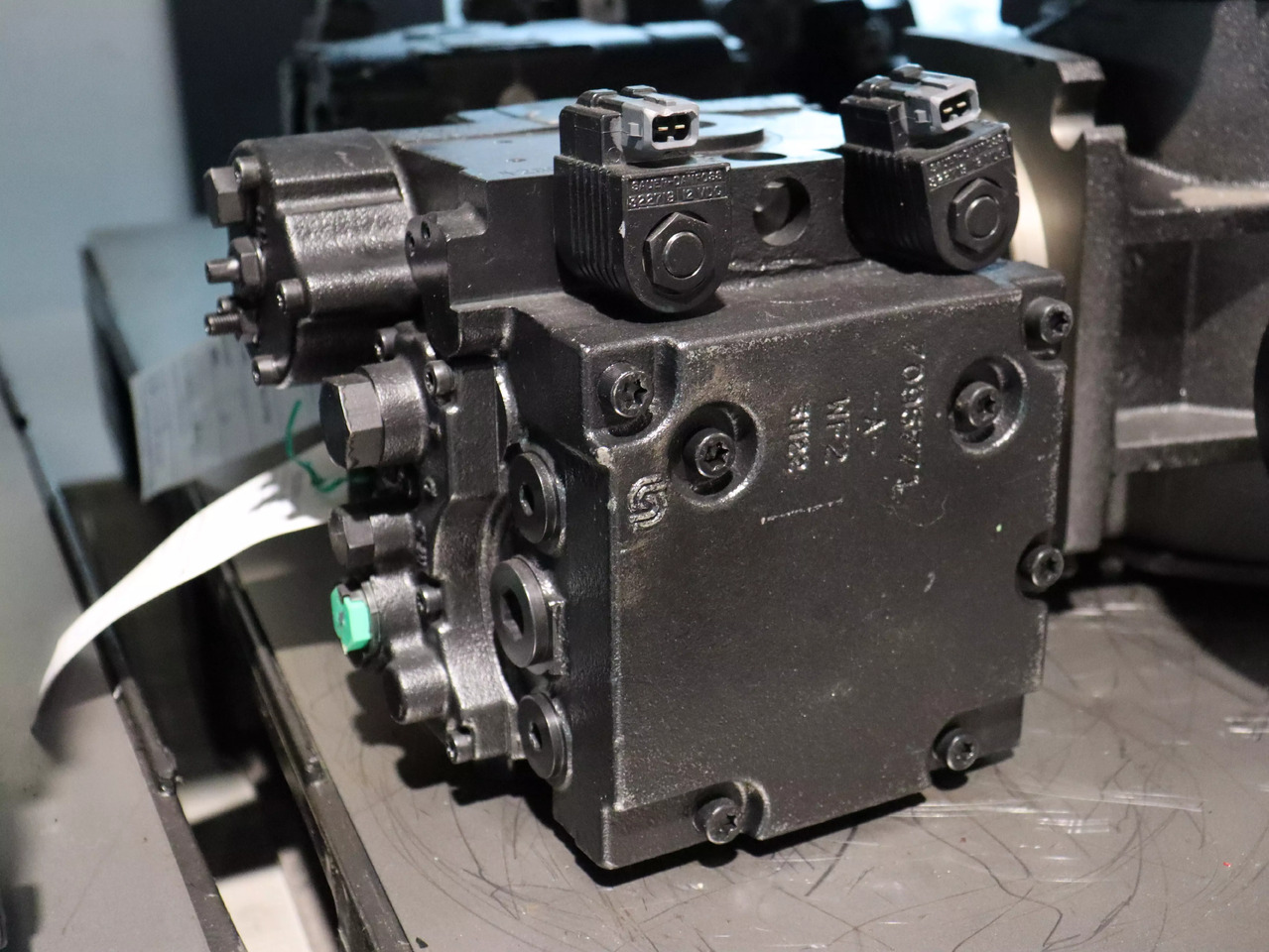 DANFOSS / SAUER 42R28DF8NN53UDXAP1Z3434N61NNNNN - مضخة هيدروليكية - آلات الإنشاء: صورة 2 DANFOSS / SAUER 42R28DF8NN53UDXAP1Z3434N61NNNNN - مضخة هيدروليكية - آلات الإنشاء: صورة 2