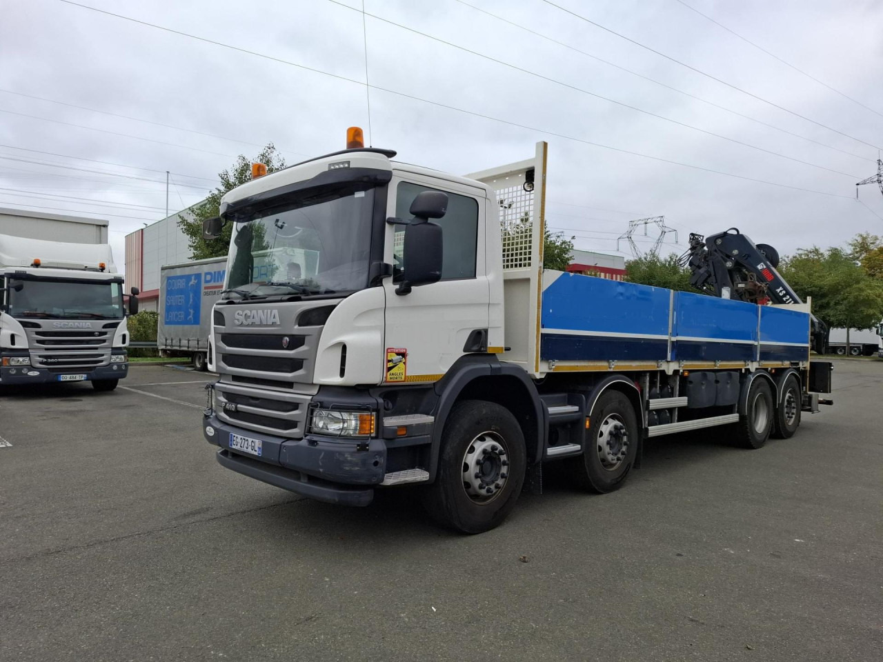 SCANIA SCANIA P41 8/2*6 Plat +Grue 21TM - شاحنة بهيكل معدني للمقصورة: صورة 1 SCANIA SCANIA P41 8/2*6 Plat +Grue 21TM - شاحنة بهيكل معدني للمقصورة: صورة 1