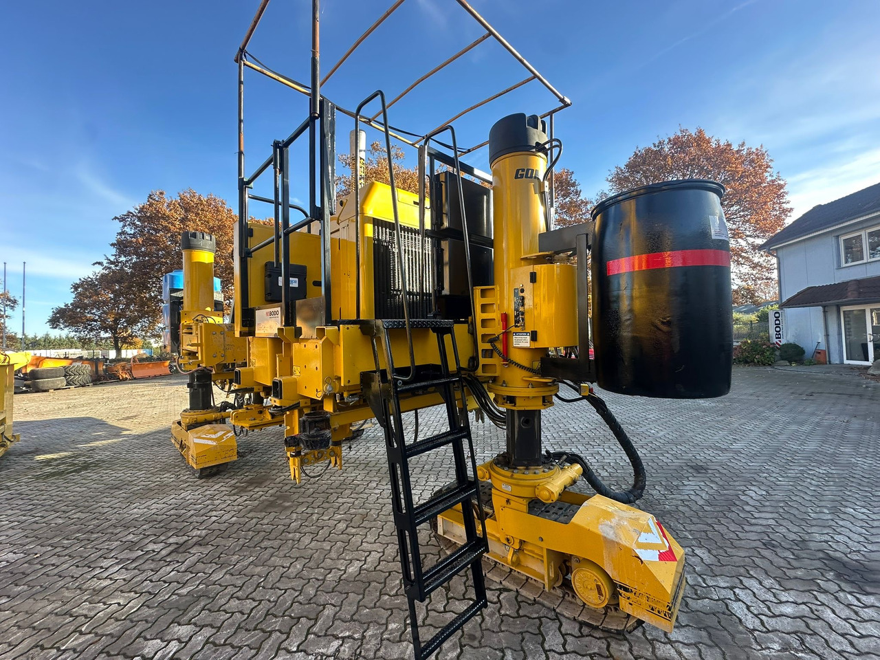 GOMACO 3300 - آلة رصف الخرسانة: صورة 1 GOMACO 3300 - آلة رصف الخرسانة: صورة 1