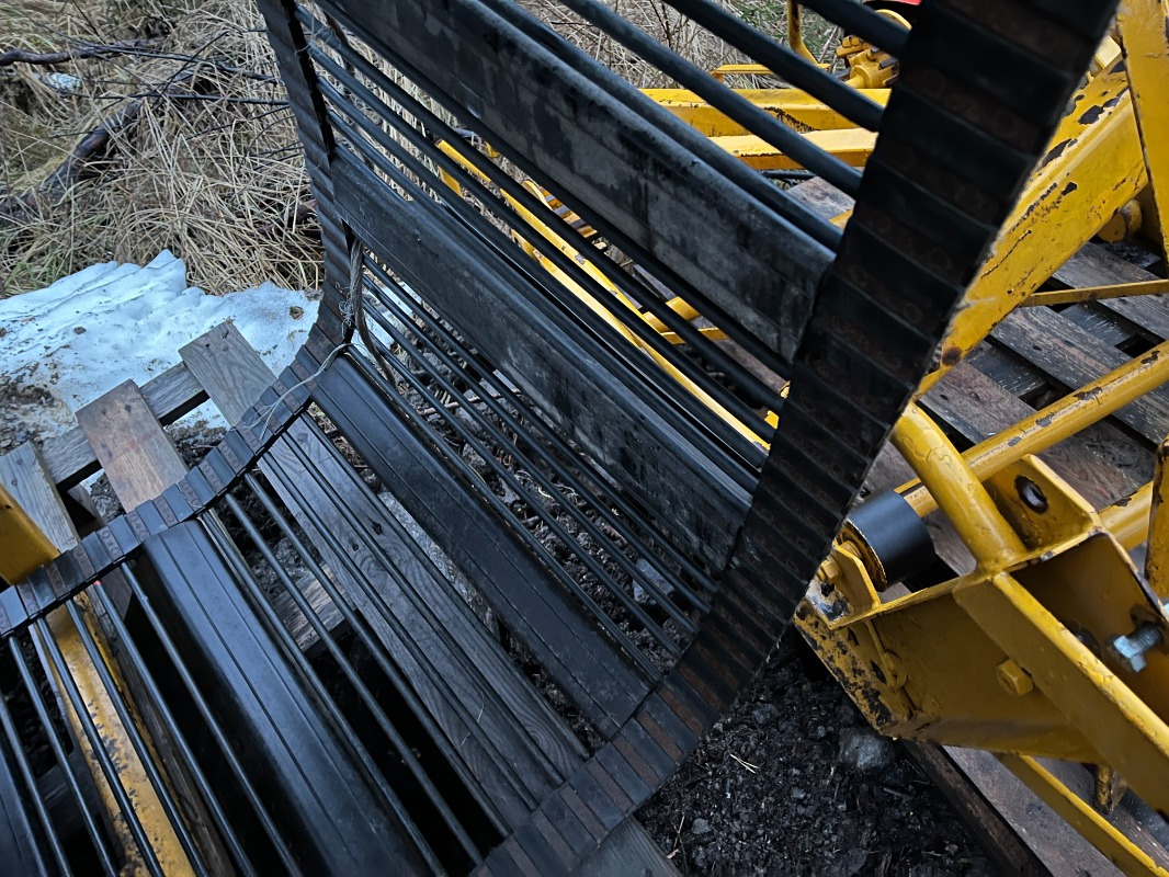 Samon Loading conveyor - آلة حصد العنب: صورة 2 Samon Loading conveyor - آلة حصد العنب: صورة 2