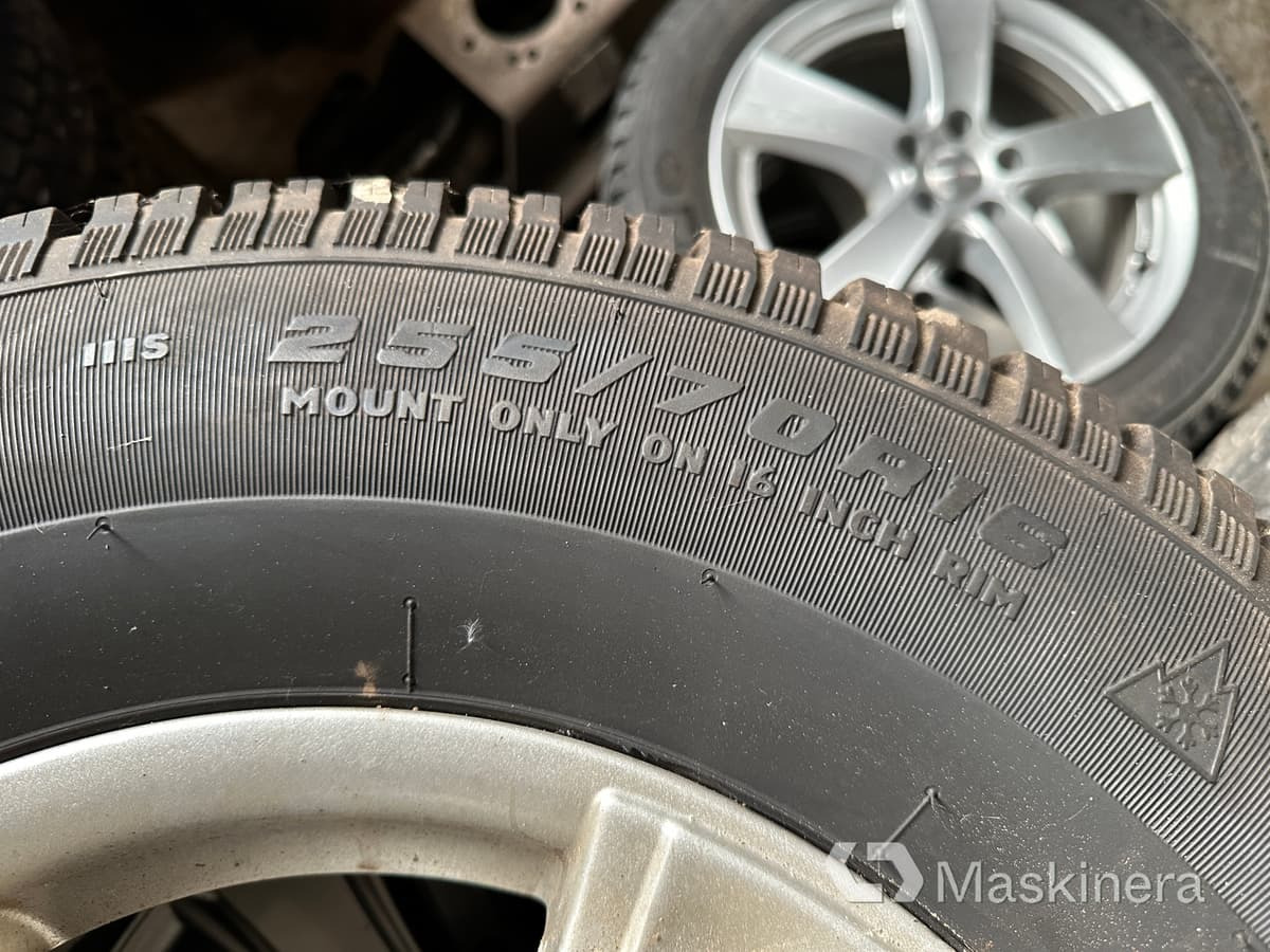 4 st dubbdäck på fälg Cooper Discoverer - عجلات - شاحنة توصيل مغلقة: صورة 3 4 st dubbdäck på fälg Cooper Discoverer - عجلات - شاحنة توصيل مغلقة: صورة 3