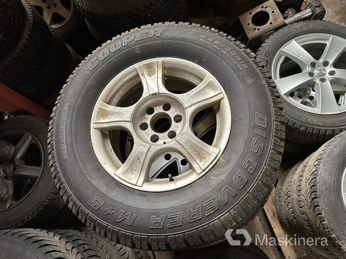 4 st dubbdäck på fälg Cooper Discoverer - عجلات - شاحنة توصيل مغلقة: صورة 2 4 st dubbdäck på fälg Cooper Discoverer - عجلات - شاحنة توصيل مغلقة: صورة 2