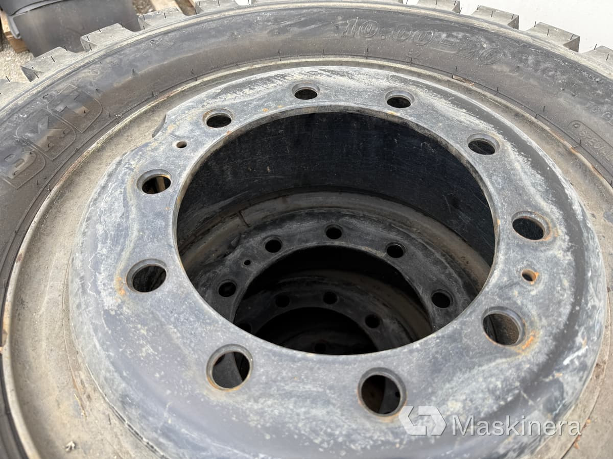 BKT EM934 8 st entreprenaddäck på fälg 10.00-20 - إطارات - آلات الإنشاء: صورة 4 BKT EM934 8 st entreprenaddäck på fälg 10.00-20 - إطارات - آلات الإنشاء: صورة 4
