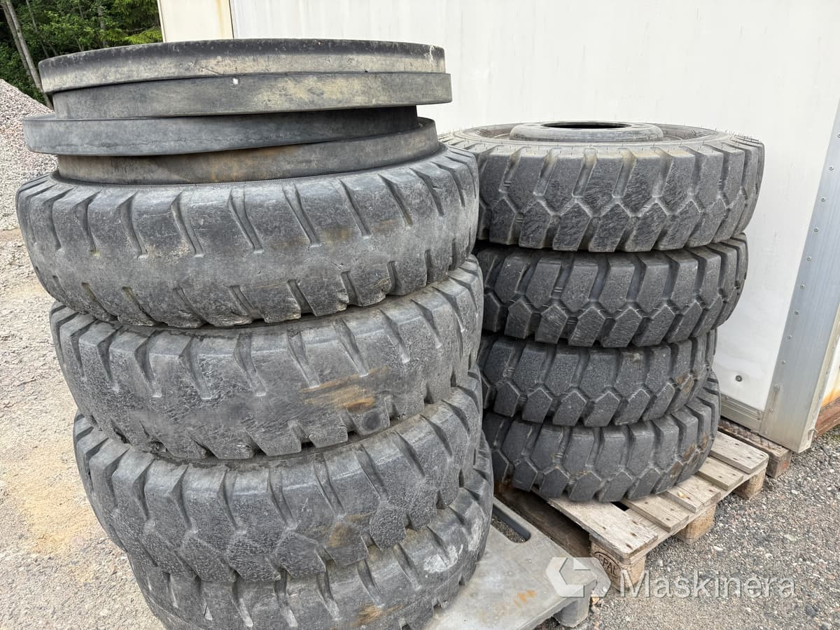BKT EM934 8 st entreprenaddäck på fälg 10.00-20 - إطارات - آلات الإنشاء: صورة 3 BKT EM934 8 st entreprenaddäck på fälg 10.00-20 - إطارات - آلات الإنشاء: صورة 3