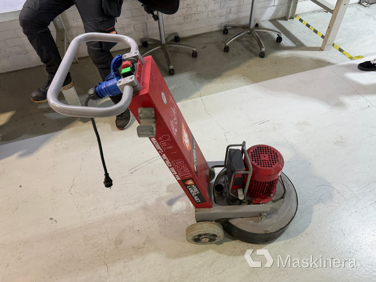 Betongslip Scanmaskin Scan Combiflex 450 - معدات الانشاءات: صورة 4 Betongslip Scanmaskin Scan Combiflex 450 - معدات الانشاءات: صورة 4