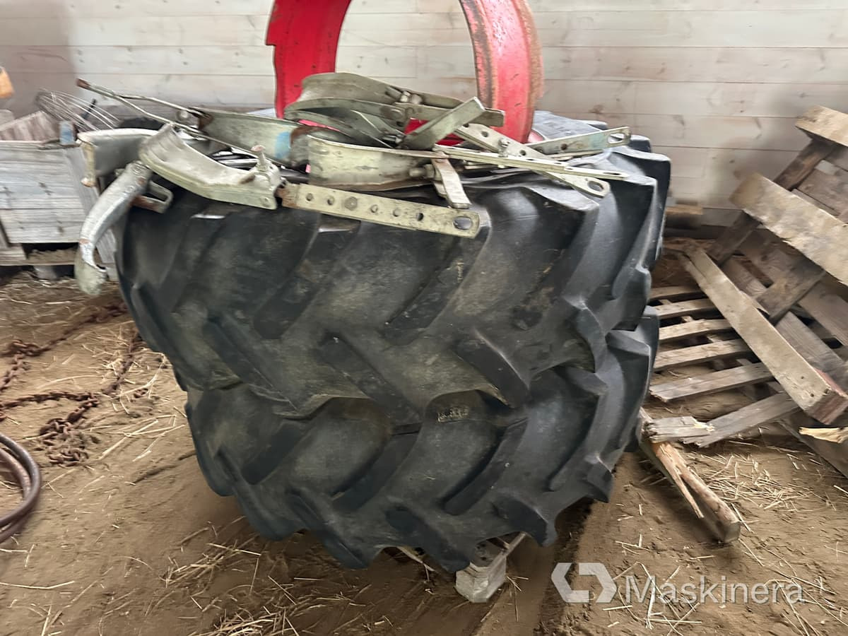 Dubbelmontage Michelin 16.9 R28 - إطارات - آلات زراعية: صورة 2 Dubbelmontage Michelin 16.9 R28 - إطارات - آلات زراعية: صورة 2