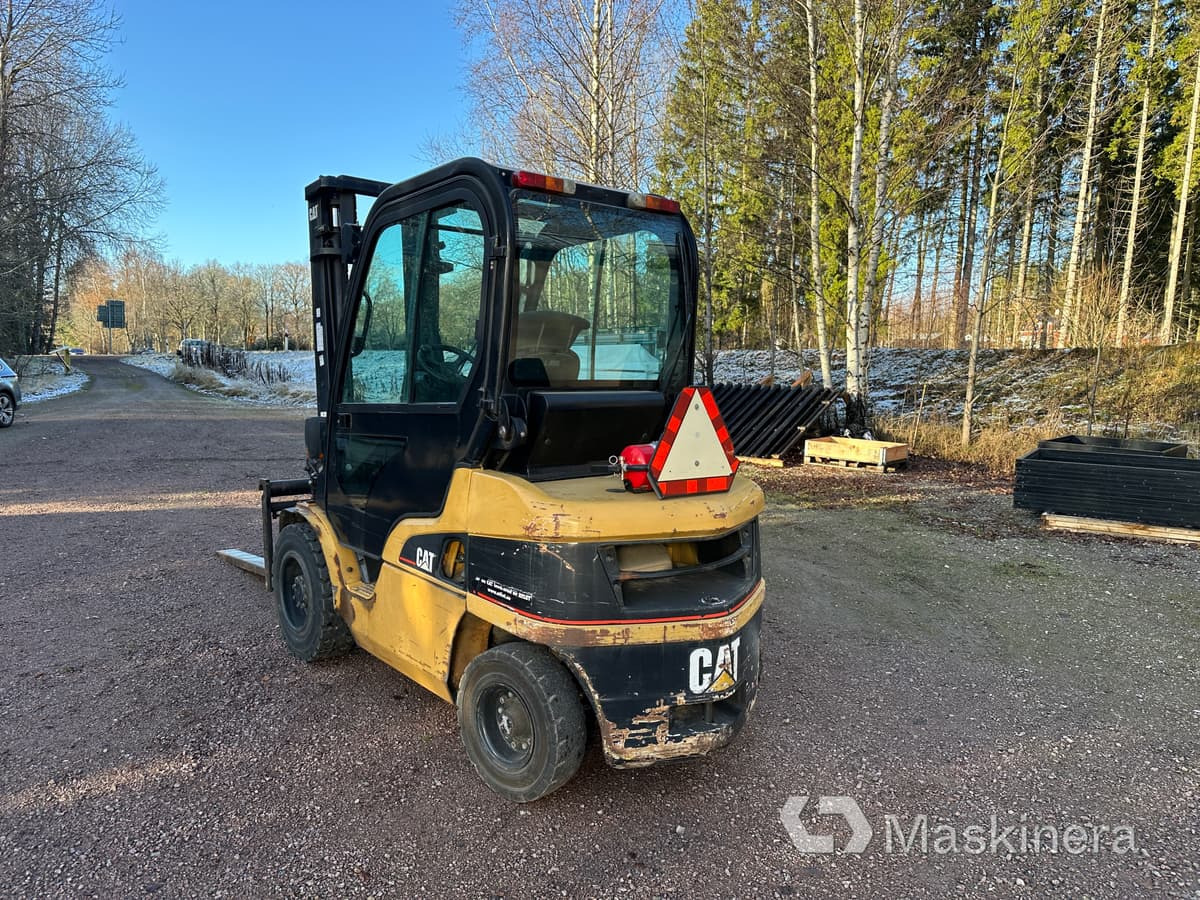 Gaffeltruck Caterpillar DP30N - رافعة شوكية ديزل: صورة 3 Gaffeltruck Caterpillar DP30N - رافعة شوكية ديزل: صورة 3