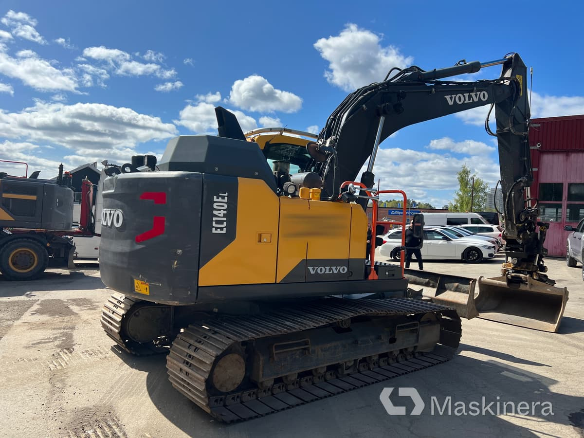 Grävmaskin Volvo EC140EL med 3 skopor - حفار زاحف: صورة 4 Grävmaskin Volvo EC140EL med 3 skopor - حفار زاحف: صورة 4