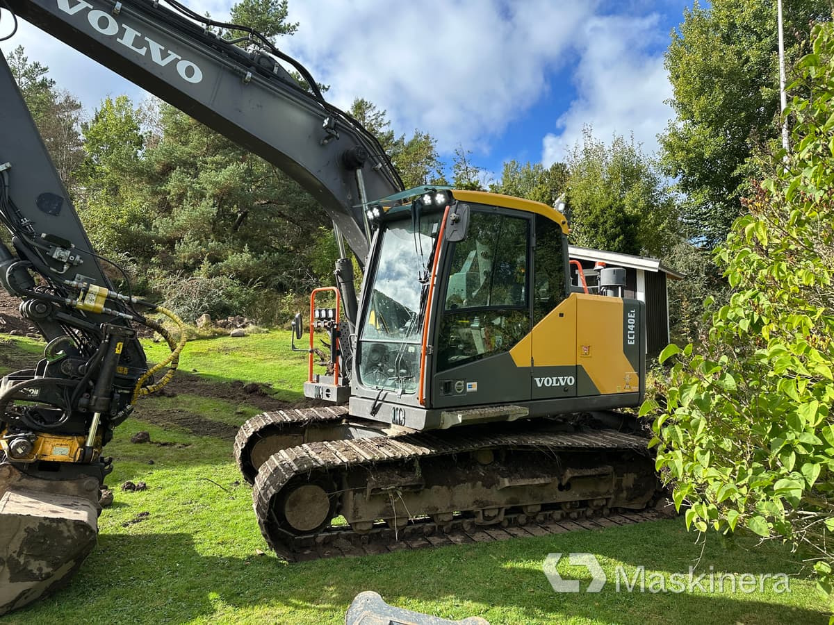 Grävmaskin Volvo EC140EL - حفار زاحف: صورة 2 Grävmaskin Volvo EC140EL - حفار زاحف: صورة 2