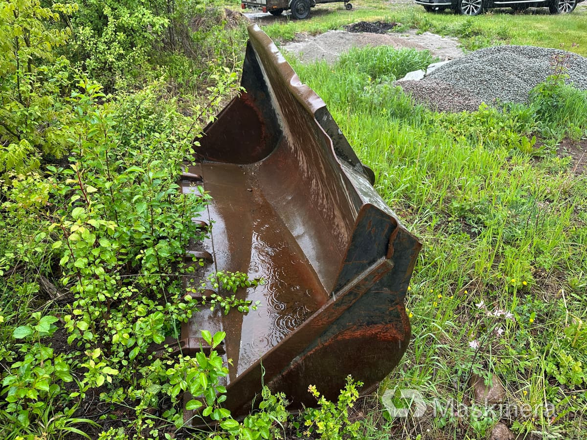 Grusskopa Volvo Stora BM - بكت شيول: صورة 1 Grusskopa Volvo Stora BM - بكت شيول: صورة 1