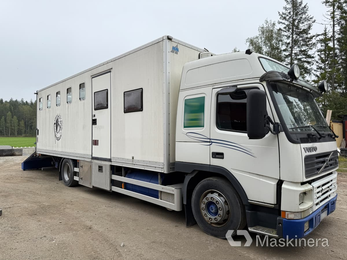 Hästlastbil Volvo FM7 4X2 - شاحنة نقل خيل: صورة 4 Hästlastbil Volvo FM7 4X2 - شاحنة نقل خيل: صورة 4