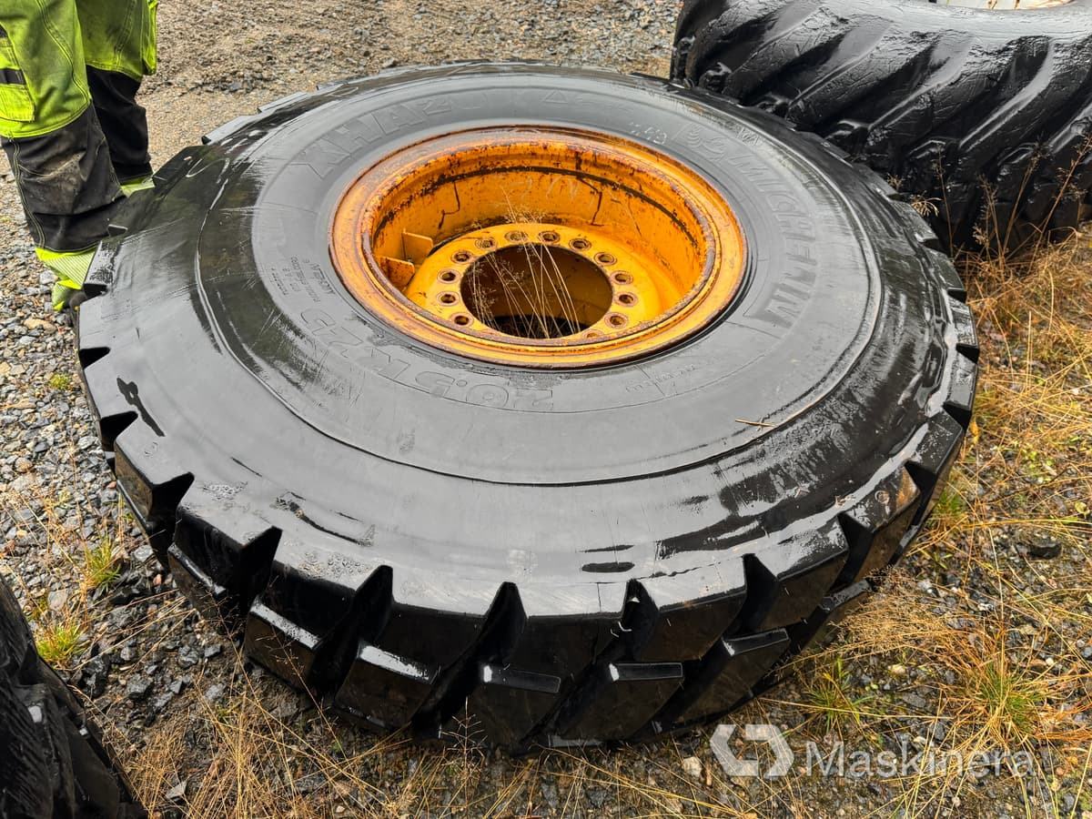 Hjul Michelin 20.5R25 Regummerat - عجلات - آلات الإنشاء: صورة 4 Hjul Michelin 20.5R25 Regummerat - عجلات - آلات الإنشاء: صورة 4